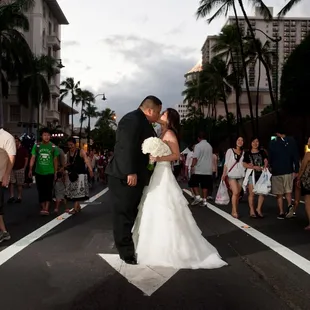Rachel and Nate. Surfrider, Waikiki... Wedding coordinated by Zenju Weddings and Events of Hawaii... .Photography by Dave Miyamo