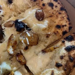 Their cheesy garlic bread is a thing of beauty