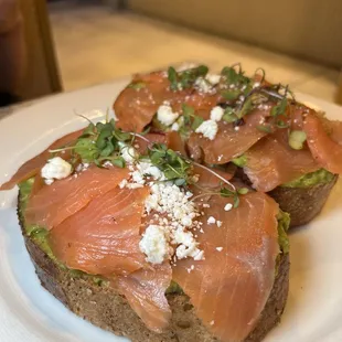 Avocado &amp; salmon toast