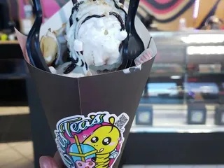 Bee’z Teaz & Treatz