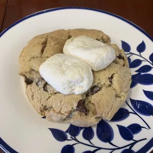 S&apos;mores cookies special