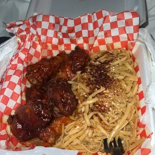 Garlic noodles with chicken wings