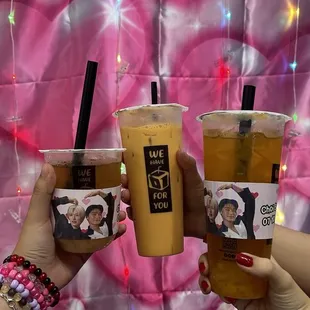 San+Mingi cupsleeve event / L to R: Lychee Ice Tea with lychee jelly, Thai Tea, and &quot;Phoenix&quot;- Mango Tea with mango jelly