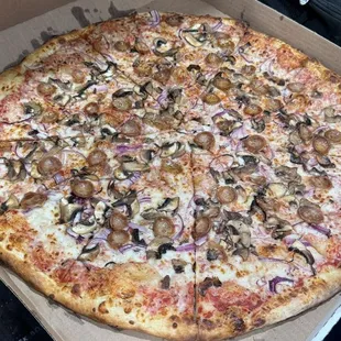 SAUSAGE MUSHROOM ONION AND CHEESE ON A 20"