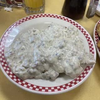 BISCUITS & GRAVY