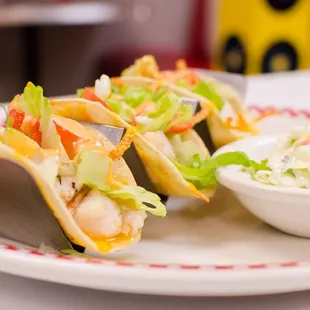 shrimp tacos with coleslaw