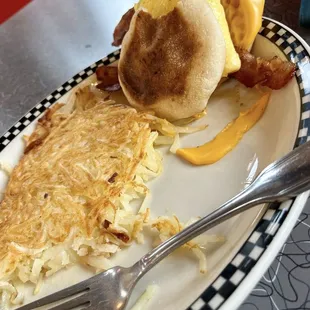 Little Stooges Sandwich and hash browns yummy