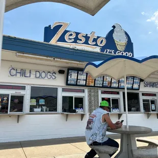 Zesto's