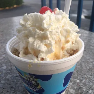 Medium butterscotch sundae.