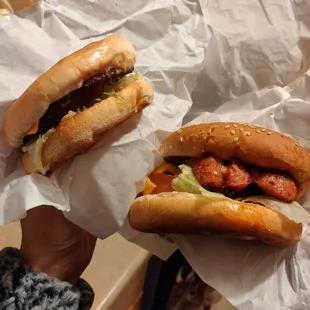 Cheeseburger and Hotlink Burger