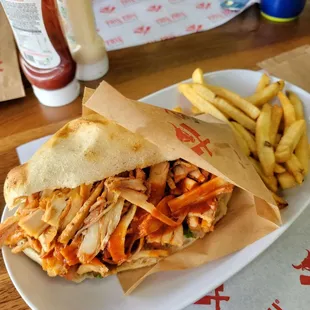 Chicken doner pita