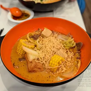 ramen and noodles, food