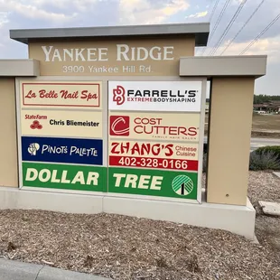 a sign for yankee ridge