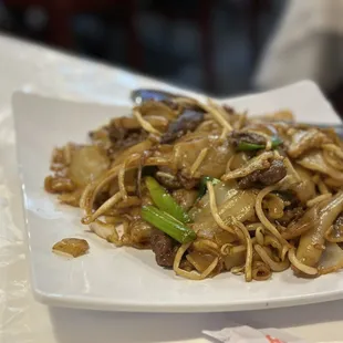 F8. Beef Chow Fun