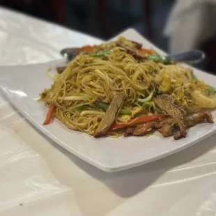 F10. Singapore Rice Noodles