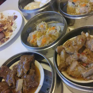 D1. Sizzling Beef Short Ribs with Asparagus