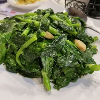 V4. Snow Pea Tips with Roasted Garlic