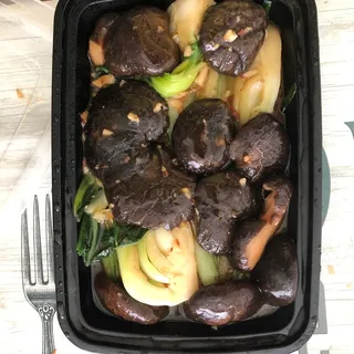 V6. Mushroom with Chinese Green