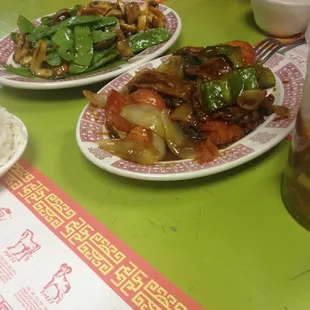 Beef, snow bean and  mushroom