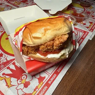 chicken wings and fried chicken, fried chicken wings, food, bbq chicken, chicken wings, poultry, bbq wings, fried chicken, chicken