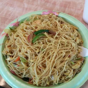 Singapore Mein Fun. Delucious! Num num num yummy! Getcha some. Panda Express, just outside Ohio Valley Mall.