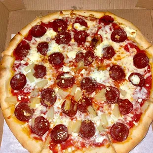 Half Pepperoni pineapple &amp;   Half Pepperoni Mascarpone