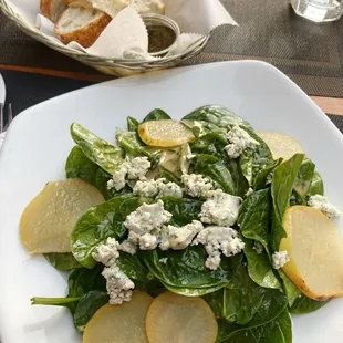 Spinach Pear and Gorgonzola salad