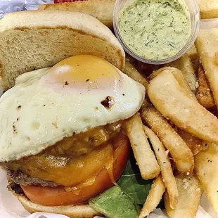 Bistro Hamburger 4/5 (spread that aioli on it/on bun)