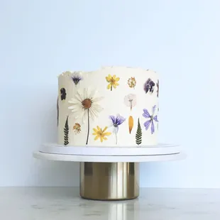 Floral cake. Birthday cake