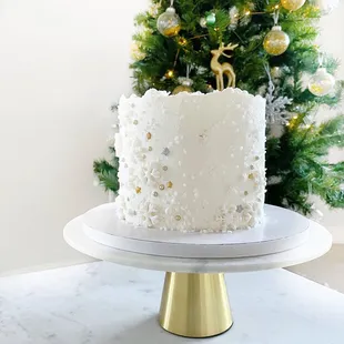 Christmas and Holiday Organic Custom Cake.
