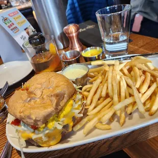 Zz 's Cheesy Burger