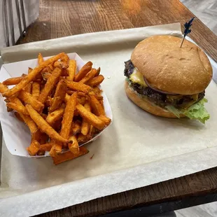 cheeseburger (no tomato) and sweet potato fries