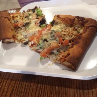 Lunch special - 2 slices of pizza plus your choice of salad (photo coming - it came out sooner, like 10 minutes before pizza.).