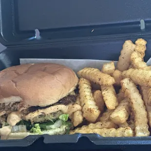 Crabcake with Fries