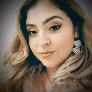 Yvette V.
