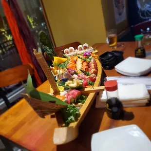 sushi and sashimi, interior