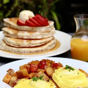 Pancakes &amp; Eggs Benedict