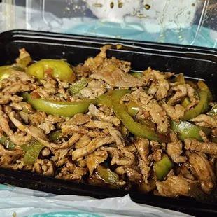 Stings pork with peppers