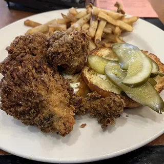 "Chicken Fried" Mushroom Sandwich (V)