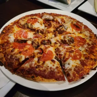 Pep, onion, shroom pissa