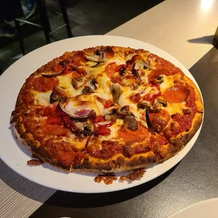 Pissa w/ pepp, shrooms, onion, peppers