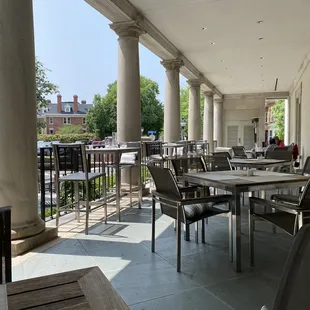 Veranda dining