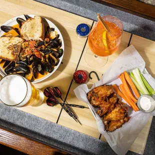 Sweet Chili Chicken Wings and Steamed Blue Shell Mussels