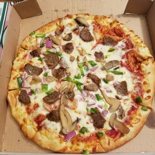 Mushroom, meatball, Onion and green pepper pizza