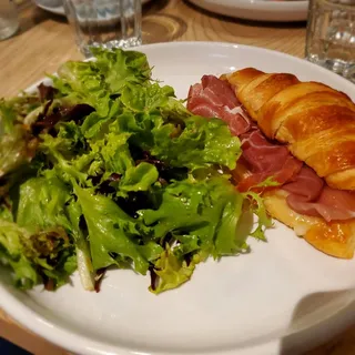 Prosciutto & Gruyere Croissant