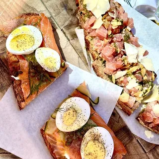 Smoked Salmon Tartine Lunch