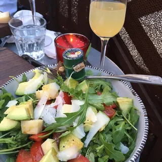 Avocado-mixed Lettuces-Tomato-Comte