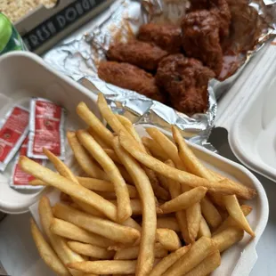 HALAL Wings 6 Pcs Fries