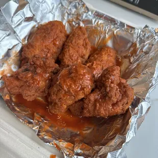 chicken wings and fried chicken, fried chicken wings, chicken, food, bbq wings, chicken wings, fried chicken, bbq chicken, poultry