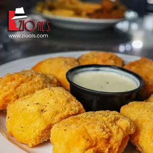 fried chicken nuggies with dipping sauce